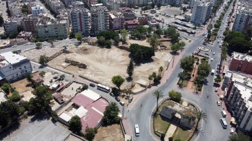 Tarsus Kent Meydanı çalışması sürüyor