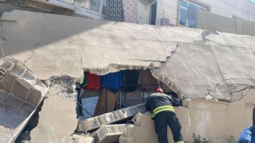 Gaziantep’te 2 katlı binanın duvarı çöktü, 4 kişi yaralandı
