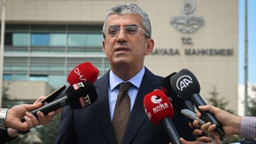 CHP yine eski günlerine döndü! AYM’ye itiraza koştu!