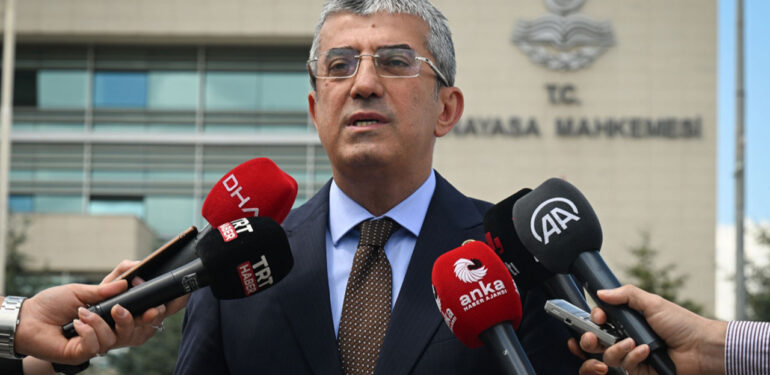 CHP yine eski günlerine döndü! AYM’ye itiraza koştu!