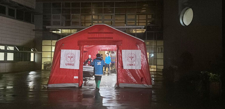 Fahrettin Koca’dan selden etkilenen Devrek Devlet Hastanesi’yle ilgili açıklama