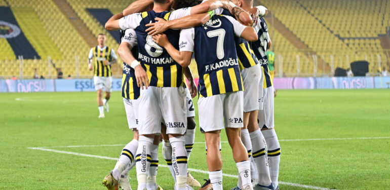 Fenerbahçe Zimbru’yu 5-0’lık skorla mağlup etti