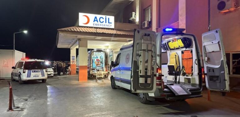 Adana’da bir evde silahla vurulan 1 kişi hayatını kaybetti, 3 kişi yaralandı