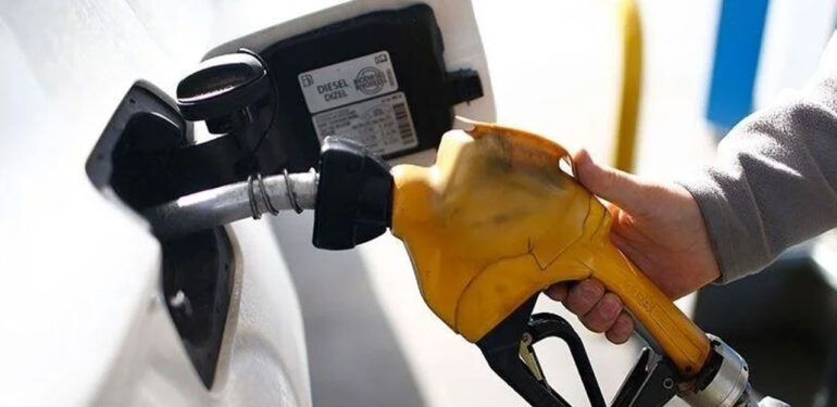 Akaryakıt fiyatları için yeni tarife yarın başlıyor