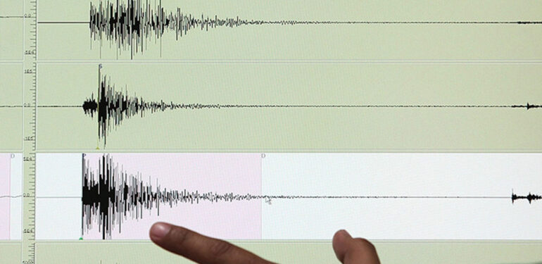 Akdeniz’de deprem oldu