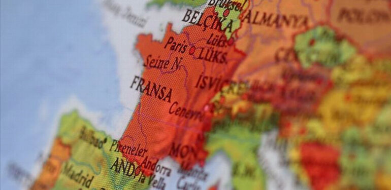 Fransa’da 5 katlı binada çıkan yangında 3 kişi öldü