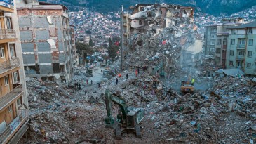 Hatay’da Depremde İnsanların Öldüğü 1759 Binanın 975’i Ruhsatsız