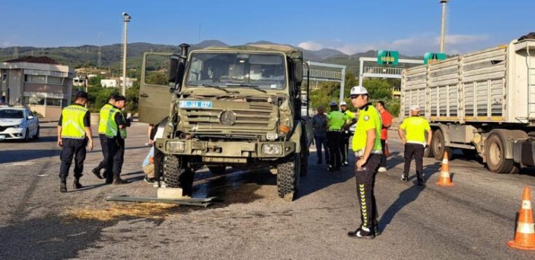 Hatay’da askeri araç kaza yaptı: 10 asker yaralandı