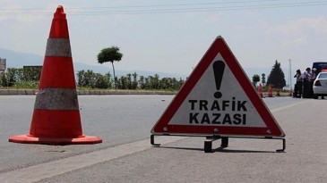 Adana’da devrilen kamyonun sürücüsü yaralandı