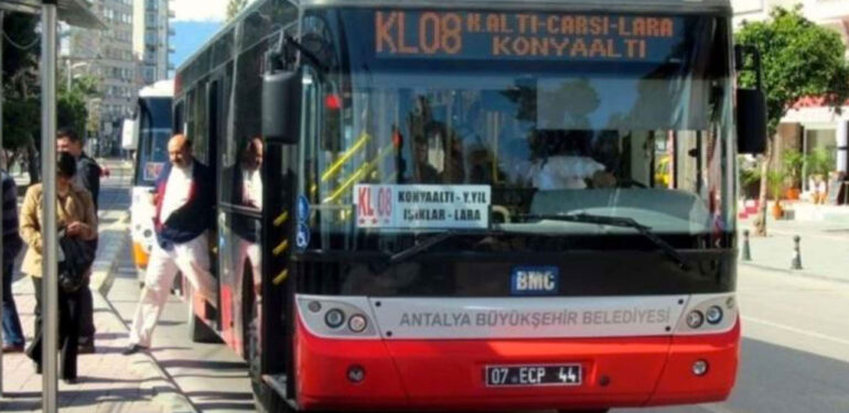 Özel Halk Otobüsleri Birliği’nden 65 yaş üstü ücretsiz taşıma hizmeti için yeni teklif