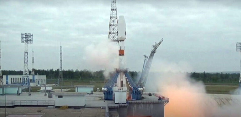 Rusya 47 yıl sonra ilk defa Ay’a uzay aracı gönderdi