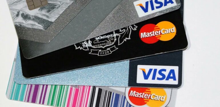 Asgari ücret eriyip gitti, kredi ve kredi kartı borçları katlandı…