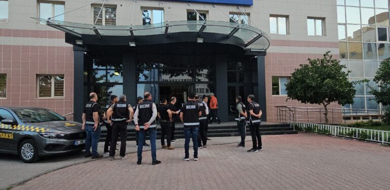 Adana’da, Seyhan ve Çukurova belediyelerine operasyon: 58 gözaltı