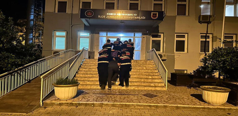 Antalya’da jandarma ekiplerinden uyuşturucu operasyonu
