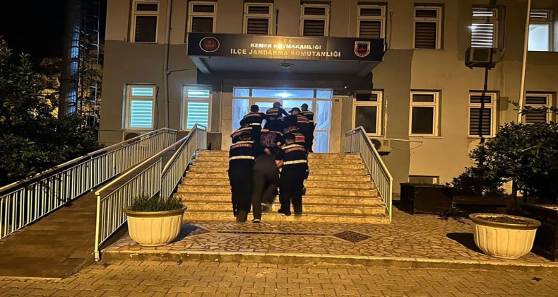 Antalya’da jandarma ekiplerinden uyuşturucu operasyonu