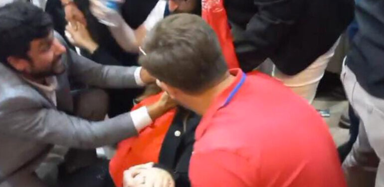 CHP ilçe kongresi karıştı