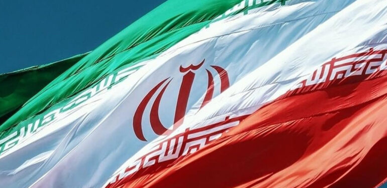 İran, Basra Körfezi’nde 2 yabancı gemiye el koydu!