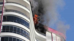 Mersin’de 18 katlı binada çıkan yangın kontrol altına alındı