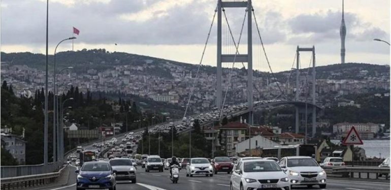 Otoyol ve köprü geçiş ücretlerine zam