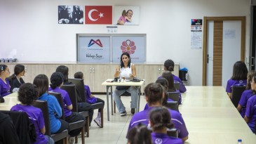 Milli atlet Nevin Kır Mersin’deydi…