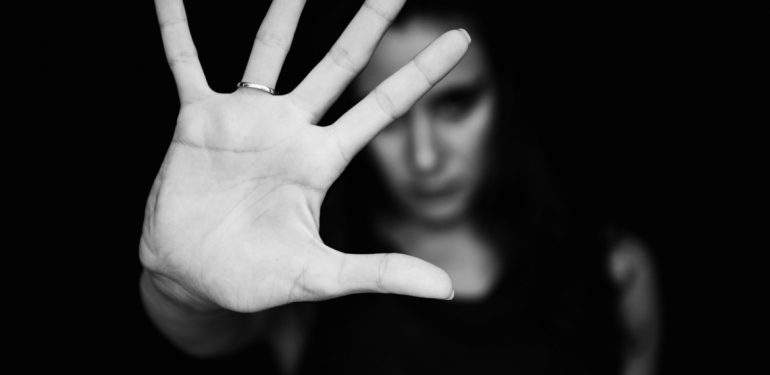 Mersin’de kadına yönelik şiddete karşı farkındalık yürüyüşü yapıldı