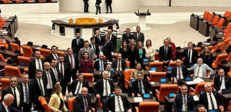 CHP’nin Meclis’teki ‘yargı eylemi’ 12 Kasım’a kadar sürecek