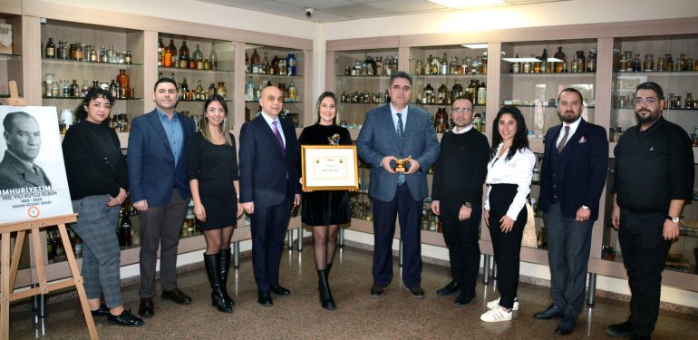 Adana Eczacı Odası’na ‘Altın Havan Ödülü’ Verildi