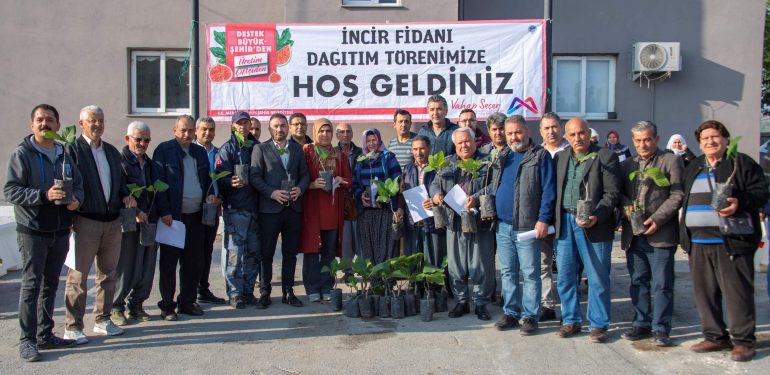 Mersin Büyükşehir Üreticilere İncir Fidanı Desteği Sağladı
