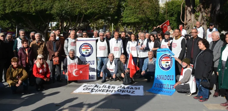 Emekliler Maaşlarının 15 Bin TL Olmasını İstedi