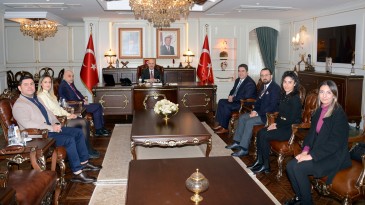 Vali Köşger, “İlaç üretiminde yerli ve milli olmak zorundayız”