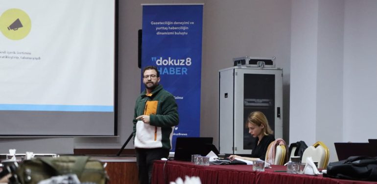 dokuz8AKADEMİ Mersin’deydi: “Çukurova Bülten GYY Dr. Aykurt’tan ‘PodCast’ sunumu…”