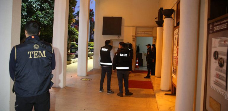 Adana Büyükşehir Belediyesi’ne Düzenlenen Operasyonda Detaylar Ortaya Çıktı