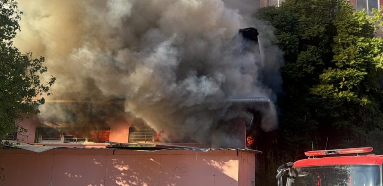 Adana Eski Devlet Hastanesinde Yangın Çıktı