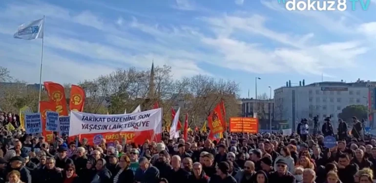 Alevi Kurumları İnsanca Yaşam İçin Kadıköy’de