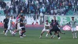 Bursaspor-Diyarbekirspor Maçında 6 Kırmızı Kart