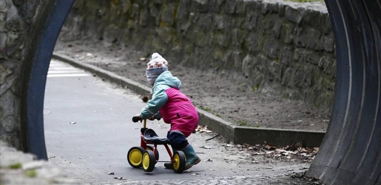 Üç Yaşındaki Çocuk İlaç Eksikliğinden Dolayı Görme Yetisini Kaybetme Tehlikesiyle Karşı Karşıya