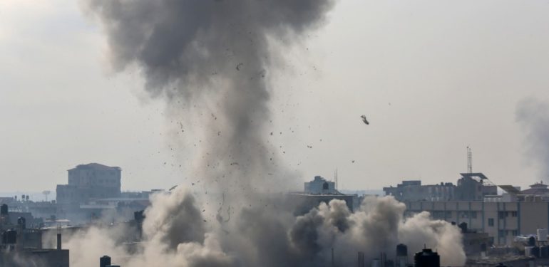 İsrail’in Gazze’ye Düzenlediği Saldırılarda Öldürülenlerin Sayısı 18 bin 800’e Çıktı