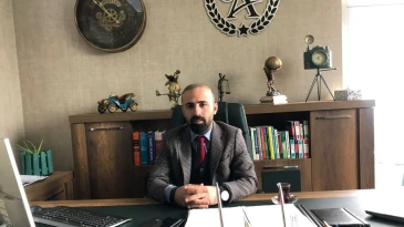 Müvekkili ile Kürtçe Konuşan Avukat Darp Edildi