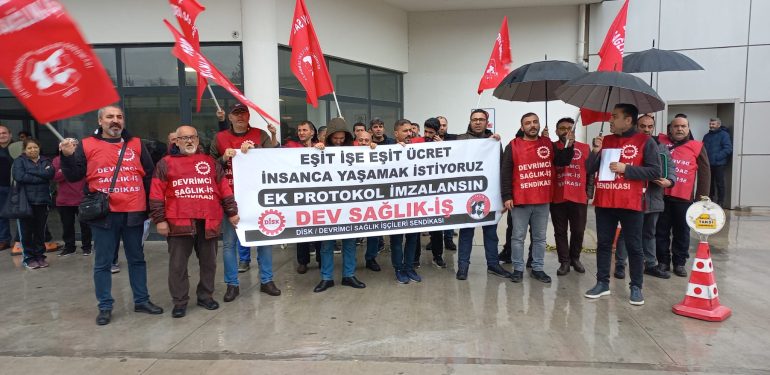 Dev Sağlık-İş Çukurova Bölge: “Emeğimizin Karşılığını Alamıyoruz”