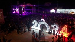 Mersinliler Yeni Yıla Sokak Partisiyle Girdi