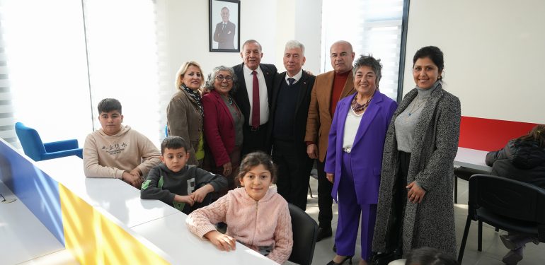 Seyhan’ın 15. Bilgi Evi Mithatpaşa’da Hizmete Girdi