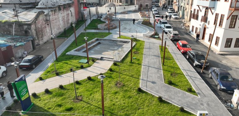 Seyhan’da Ulucami Mahalle Parkı Açıldı