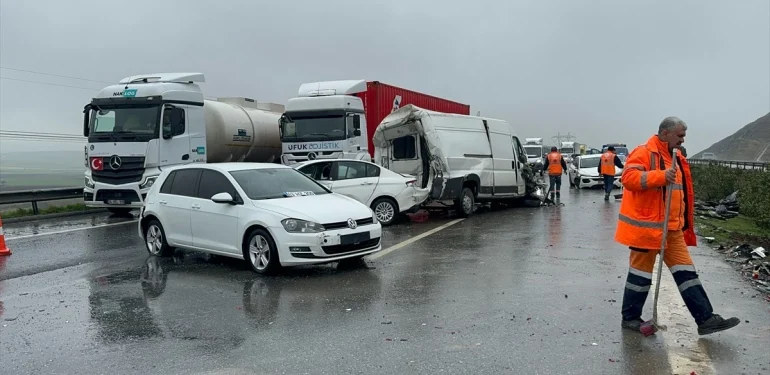 Gaziantep’te Zincirleme Kaza: 3 Yaralı