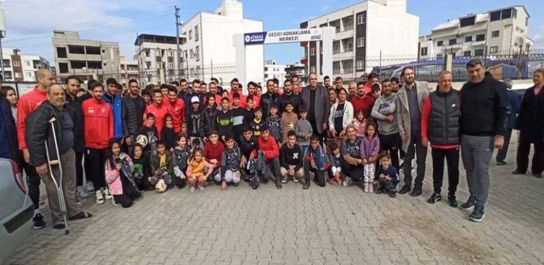 İskenderunspor ve Amedspor’dan  Maç Öncesi Depremzedelere Ziyaret