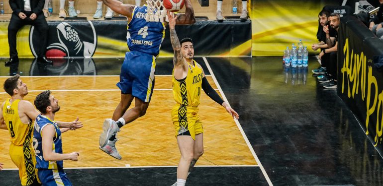 MSK evinde galip: 85-66