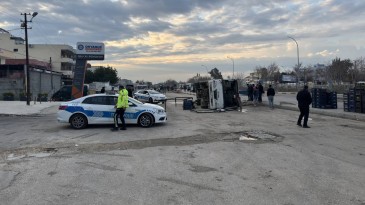 Adana’da Tarım İşçilerini Taşıyan Midibüs Devrildi