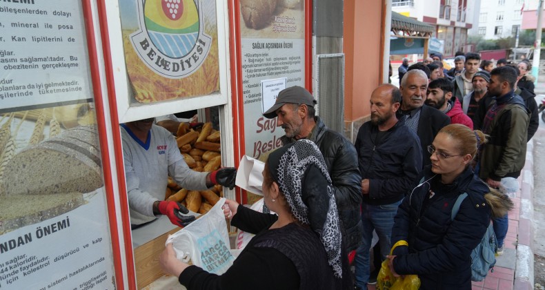 Tarsus Belediyesi Halk Ekmeği Ramazan Ayı Boyunca 1 TL Yapıyor