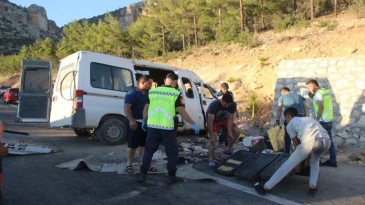 Mersin’de kaza: 1 ölü, 13 yaralı