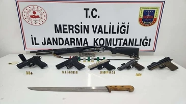 Mersin’de Silah Ticareti İddiasıyla 2 Zanlı Yakalandı