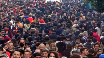 Üniversite mezunu 4 gençten 1’i işsiz durumda
